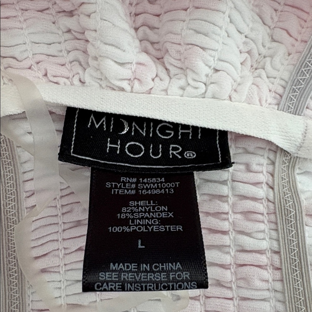 Hot Topic NWT two piece bathing suit . Really cute! - Picture 3 of 4